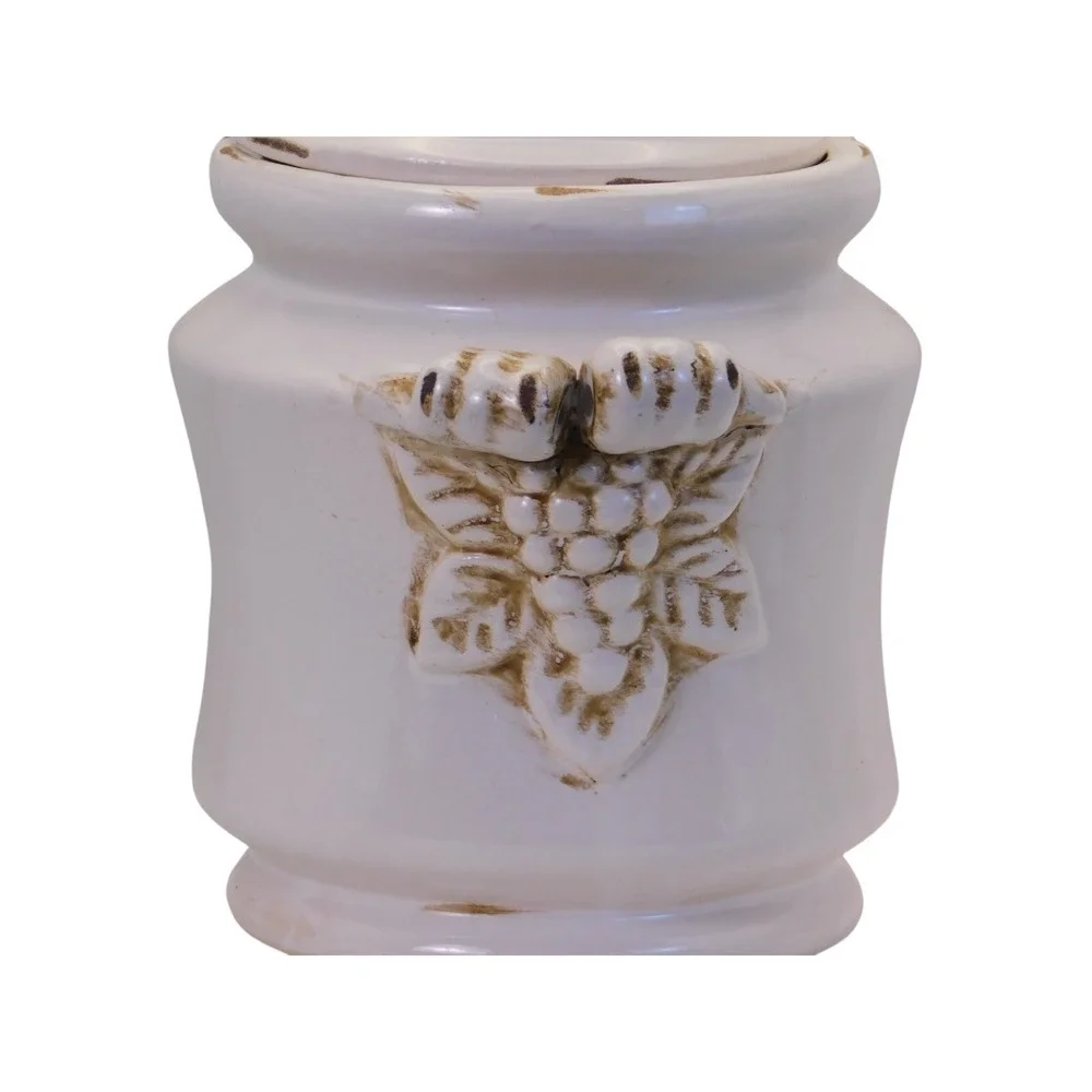 N/A porcelain treasures